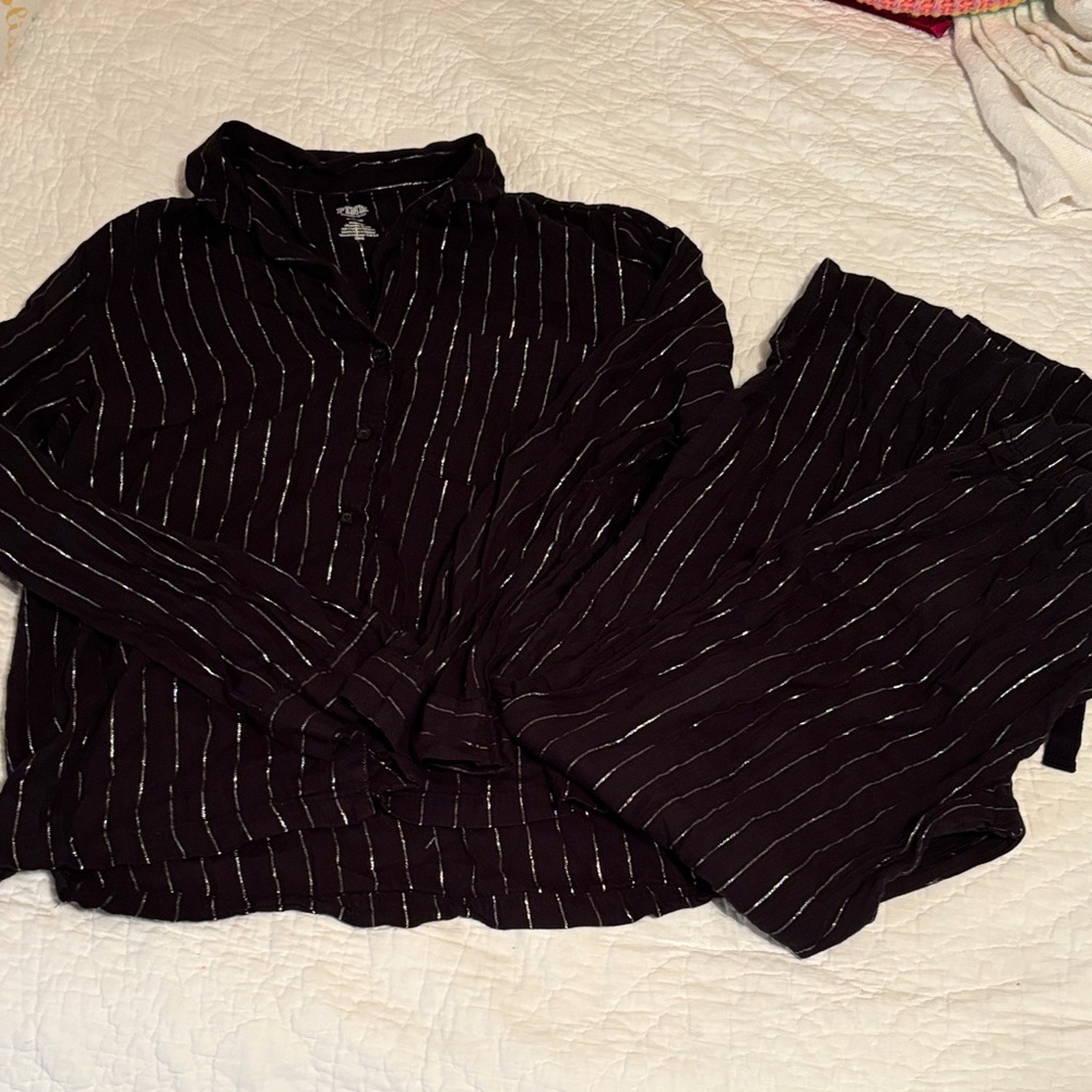 PINK Victoria's Secret Black and Silver‎ Striped Loungewear